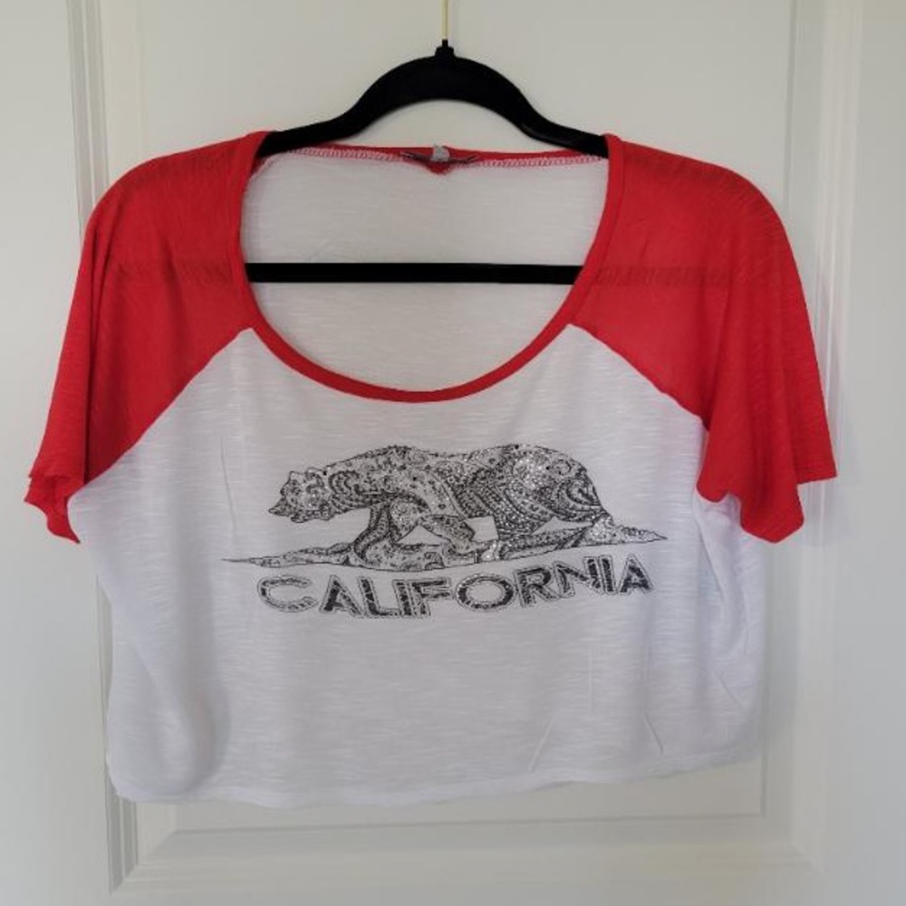 Charlotte Russe California Cropped Top Small